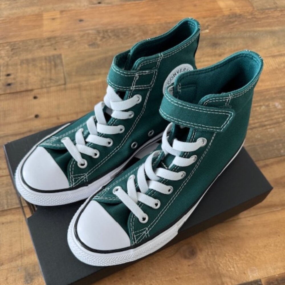 New w/Box -Youth Converse Chuck Taylor- Size 3
